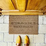 The Nook - Balatonkiliti بيت للعطل